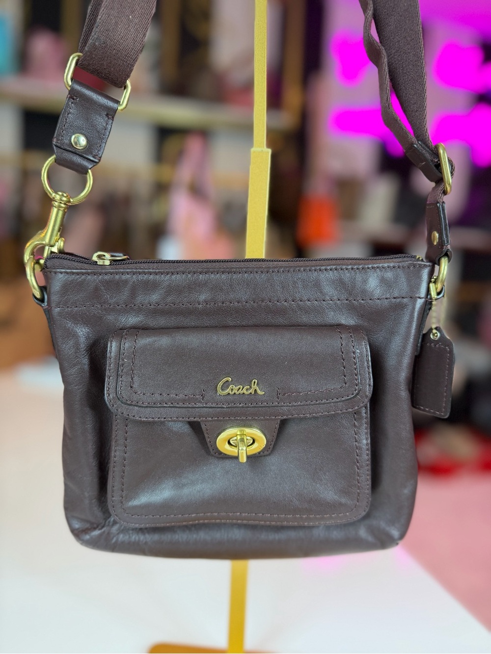 Authentic Coach Brown Leather Swingpack Crossbody Bag turnlock shoulder bag RARE